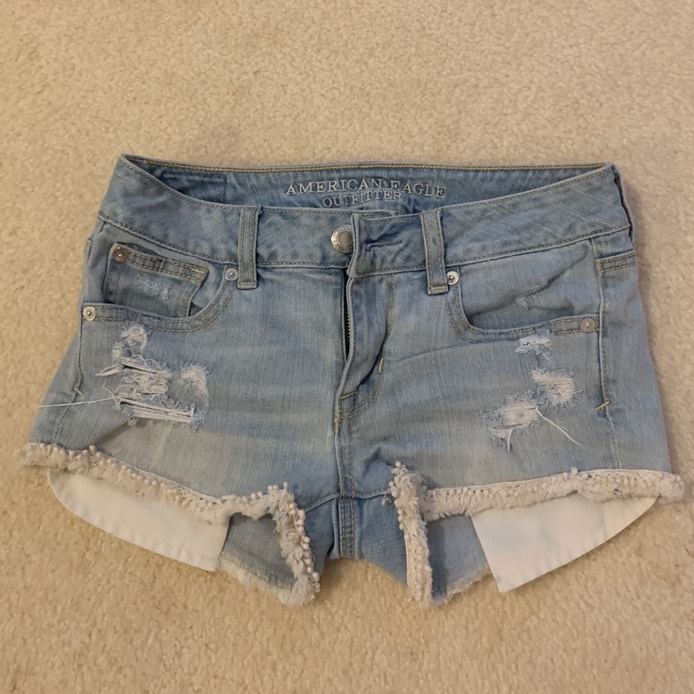american eagle light wash denim shorts w trim